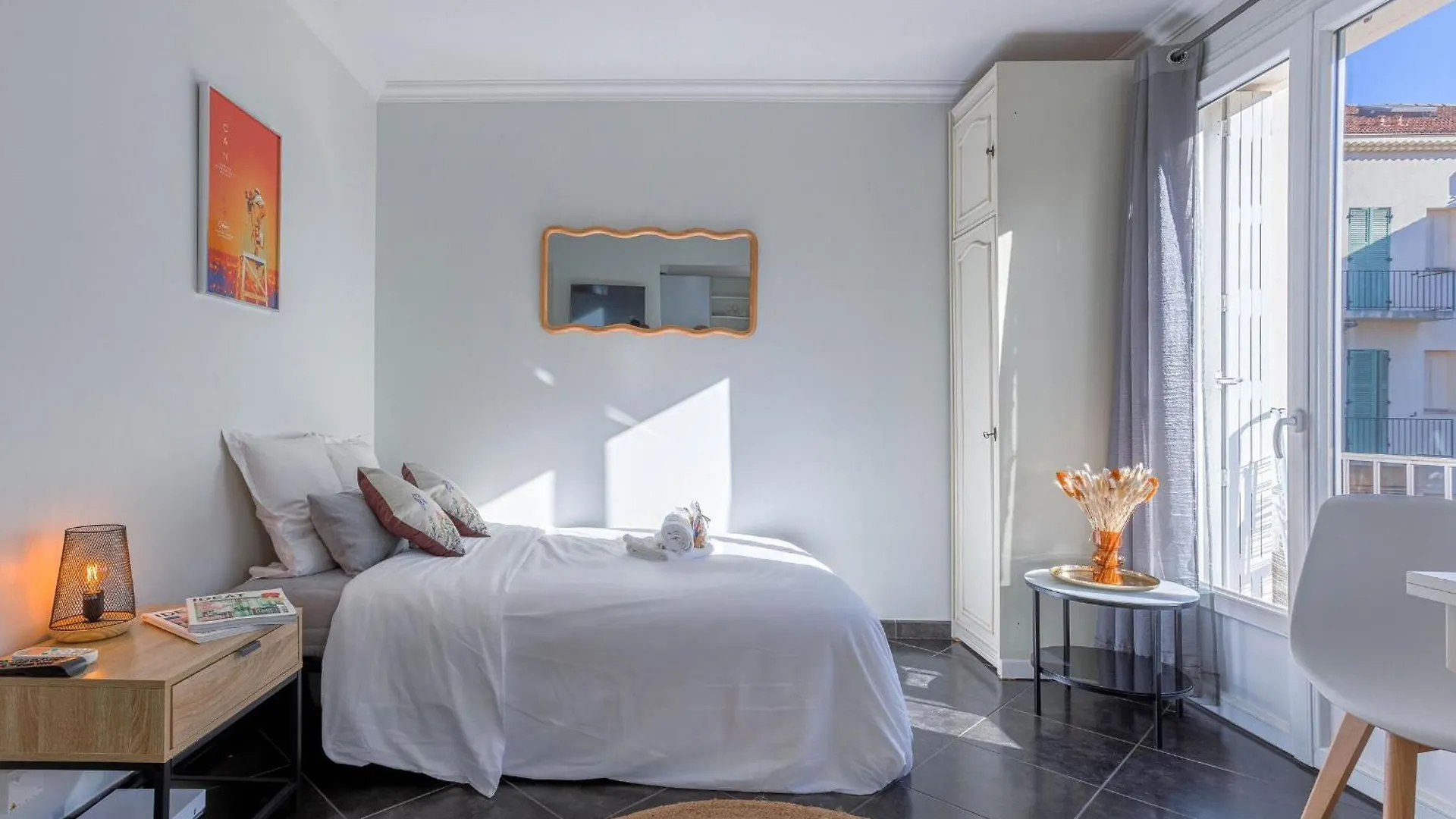 Apartment Rue Hoche By Halldis Cannes
